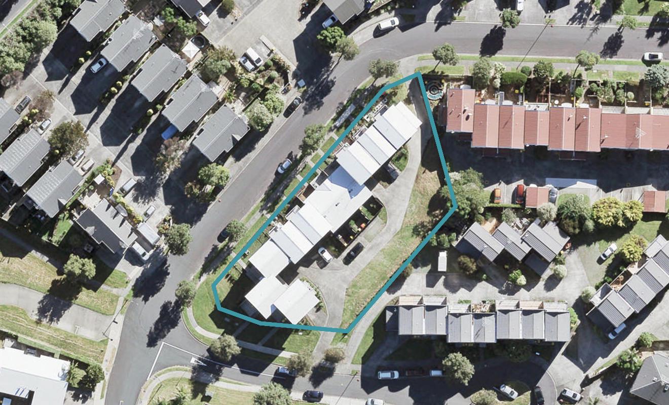 2/1 John Jennings Drive, Oteha, Auckland - Carousel 1