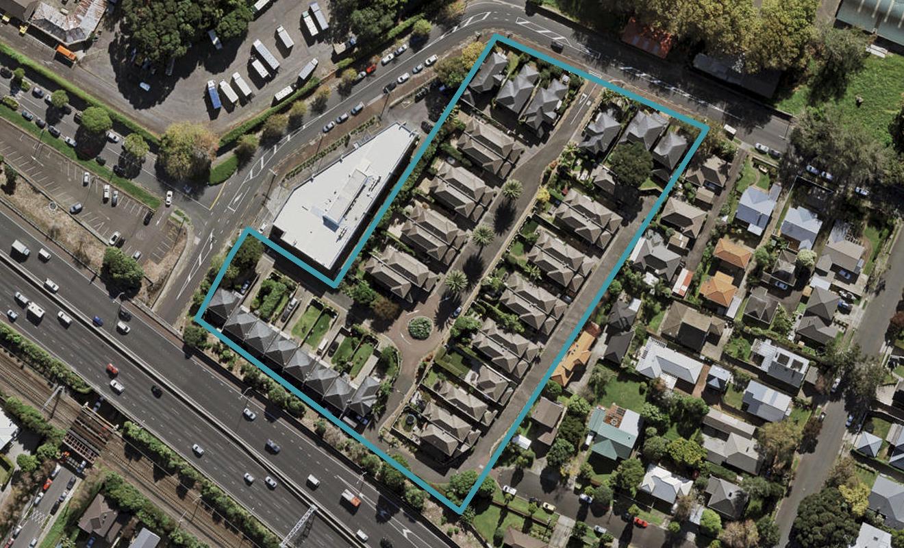 16 Canterbury Park Lane, Ellerslie, Auckland - Carousel 1