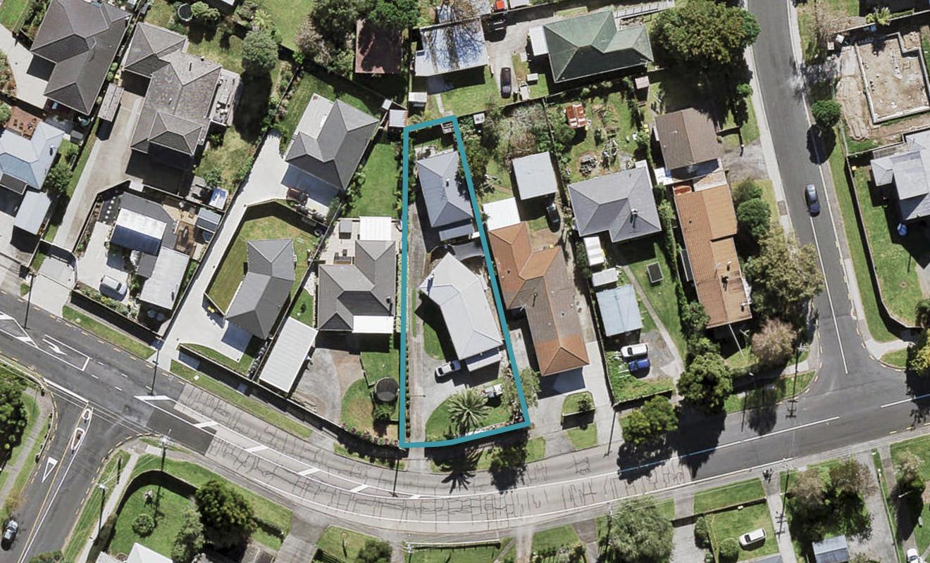 41 Taikata Road, Te Atatu Peninsula, Auckland - Carousel 1