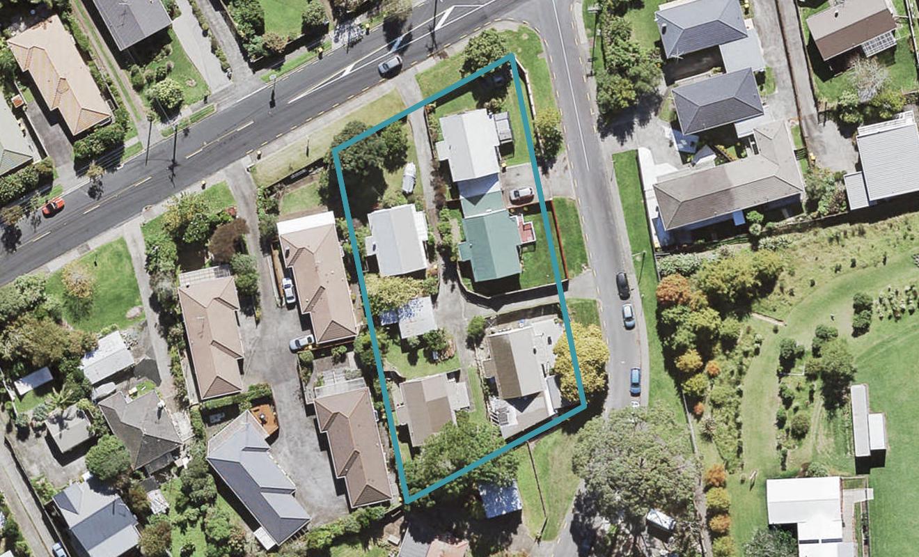 5/1 Pimento Place, New Lynn, Auckland - Carousel 1