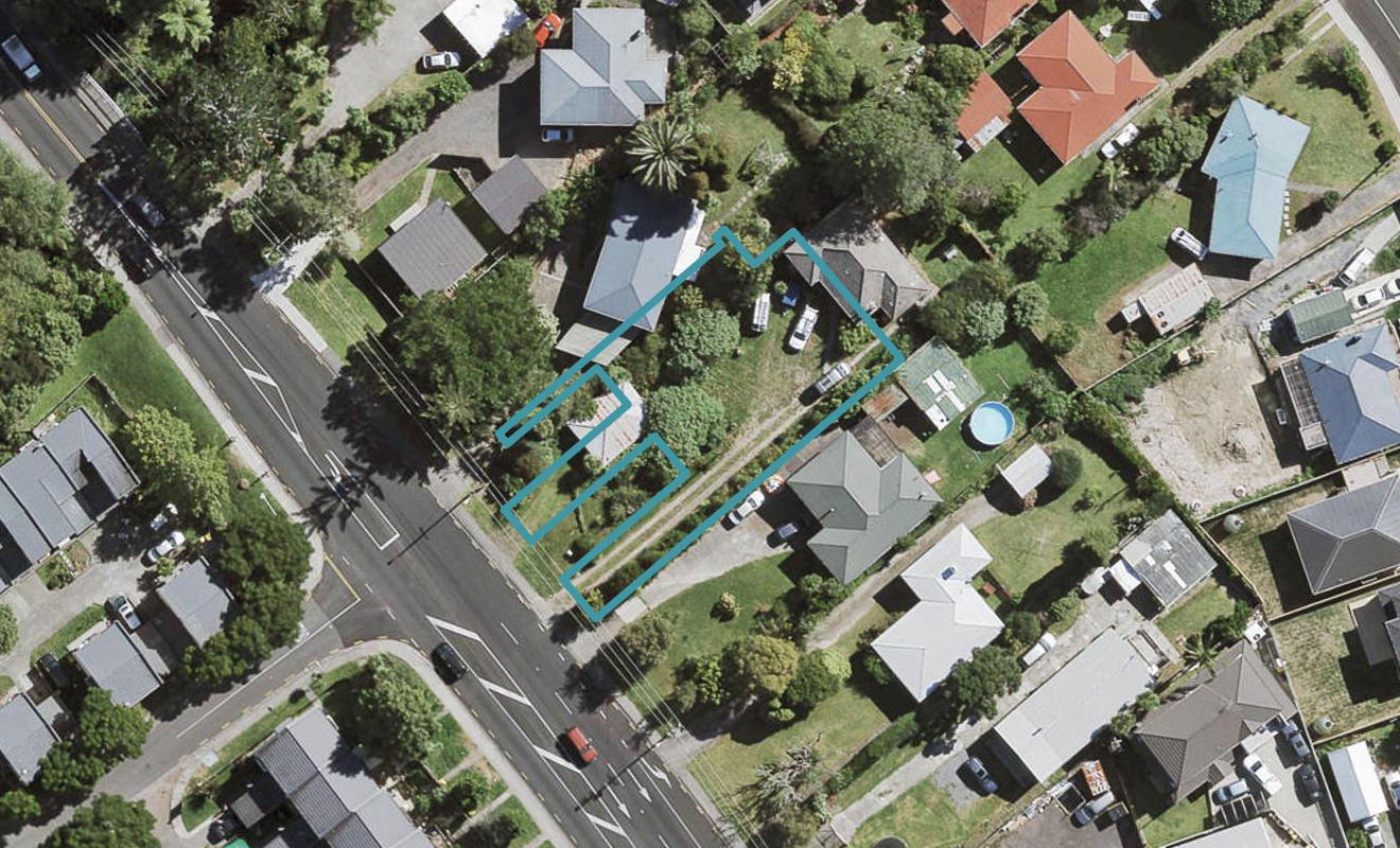 2/237 Swanson Road, Henderson, Auckland - Carousel 1