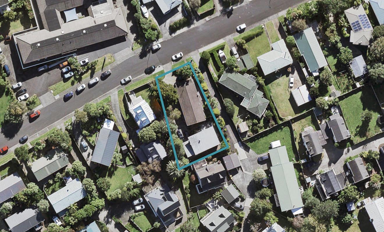 22 Gatman Street, Birkdale, Auckland - Carousel 1