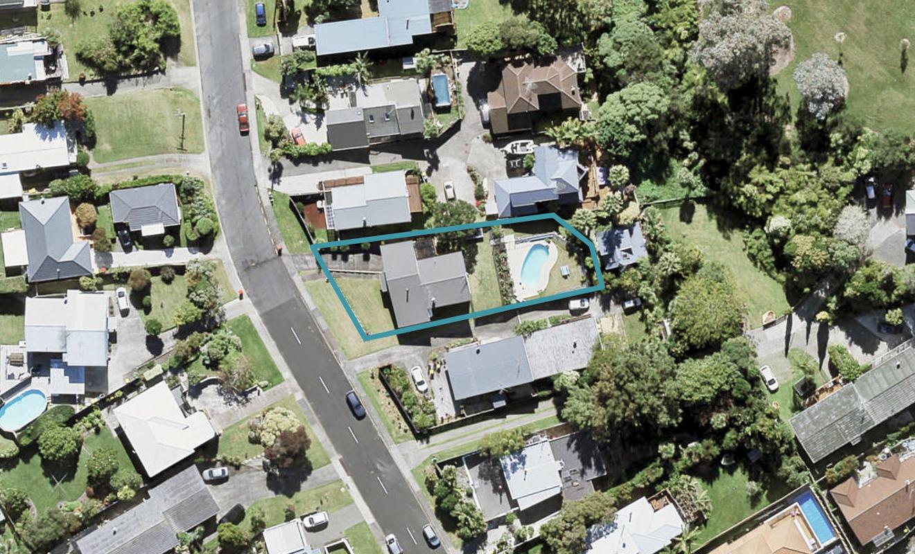 16 Sealy Road, Torbay, Auckland - Carousel 1
