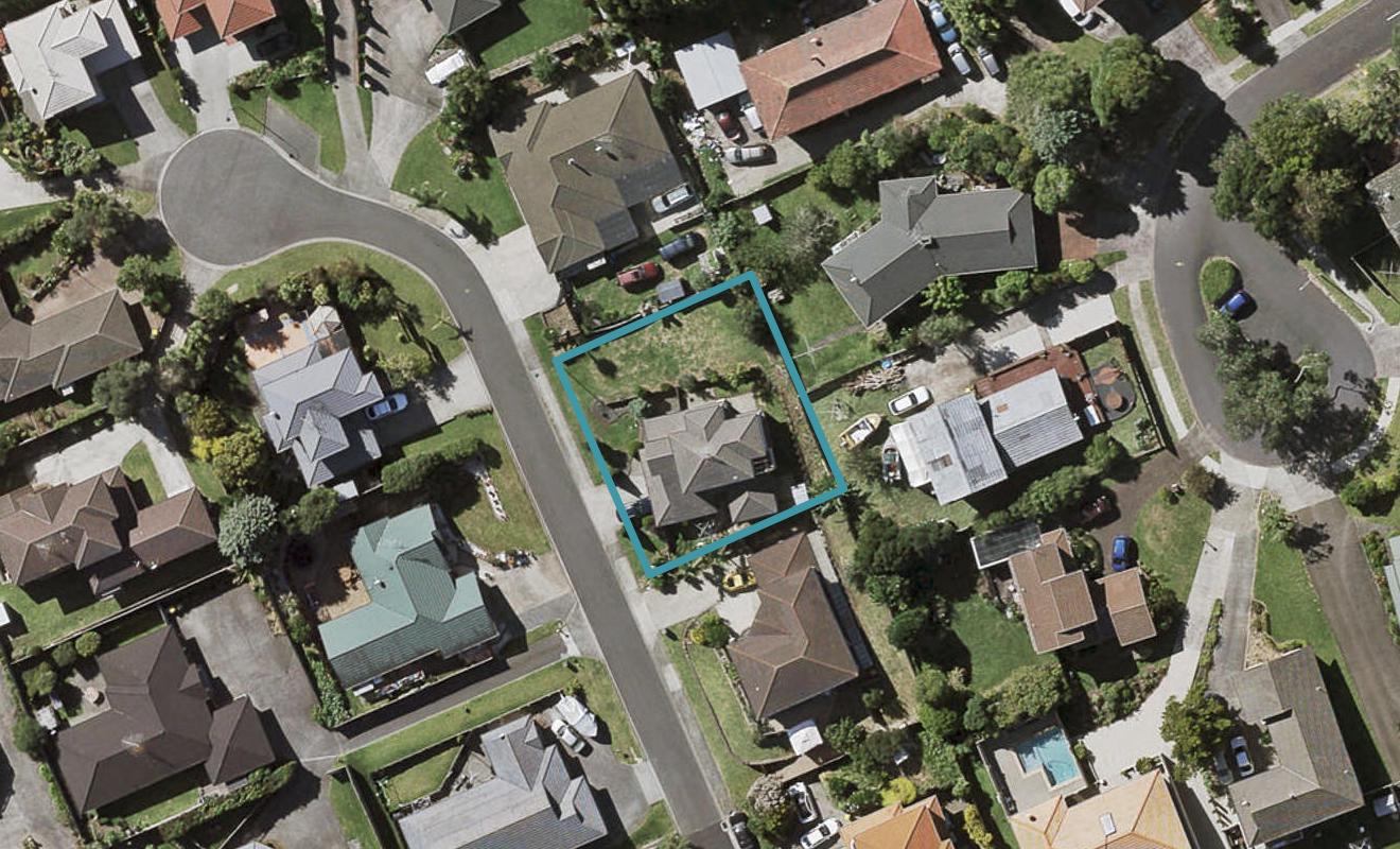 11 Piper Place, Goodwood Heights, Auckland - Carousel 1