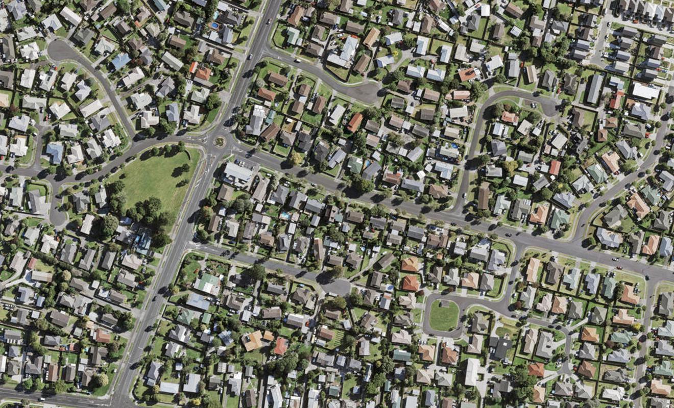 11 Waimahia Avenue, Weymouth, Auckland - Carousel 1