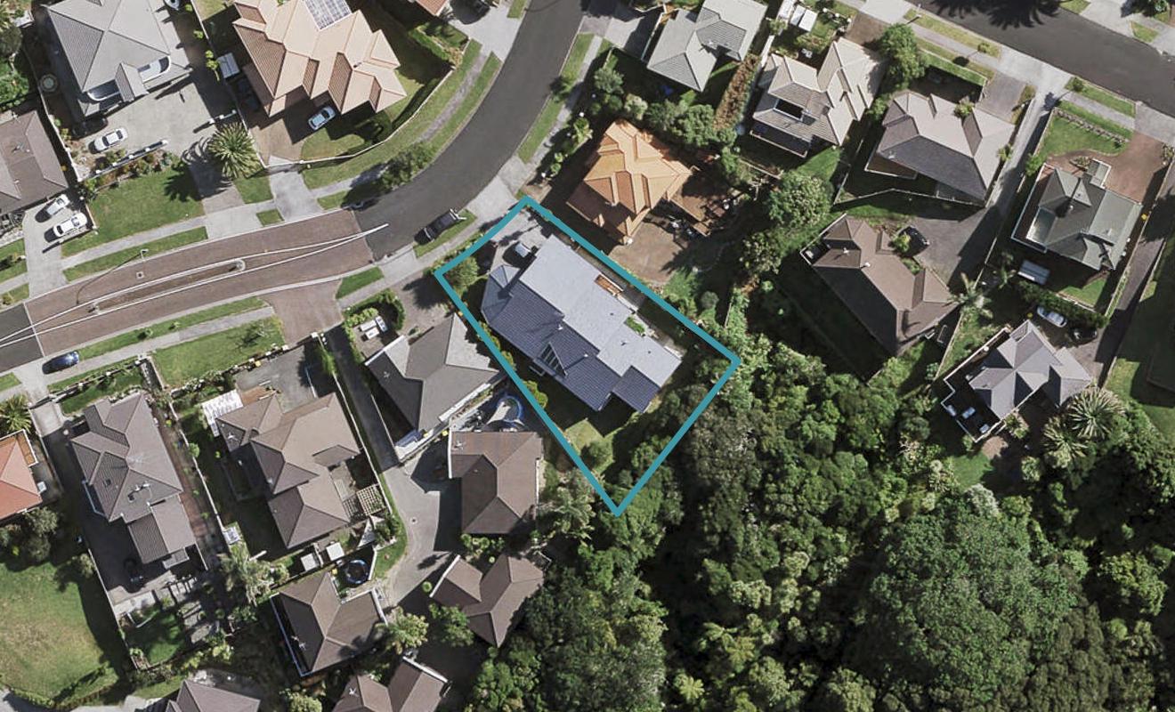 8 Vireya Court, Goodwood Heights, Auckland - Carousel 1