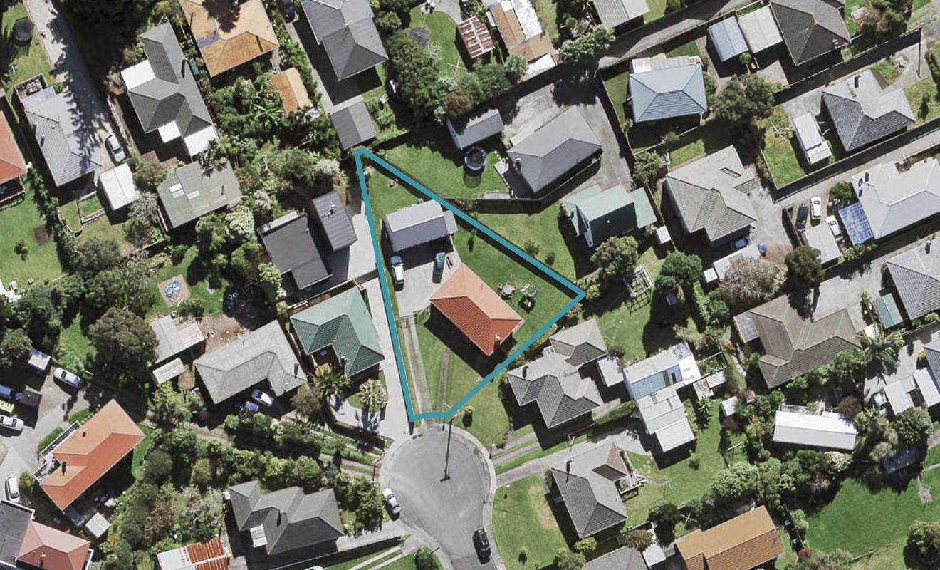 9 Norma Avenue, Te Atatu South, Auckland - Carousel 1