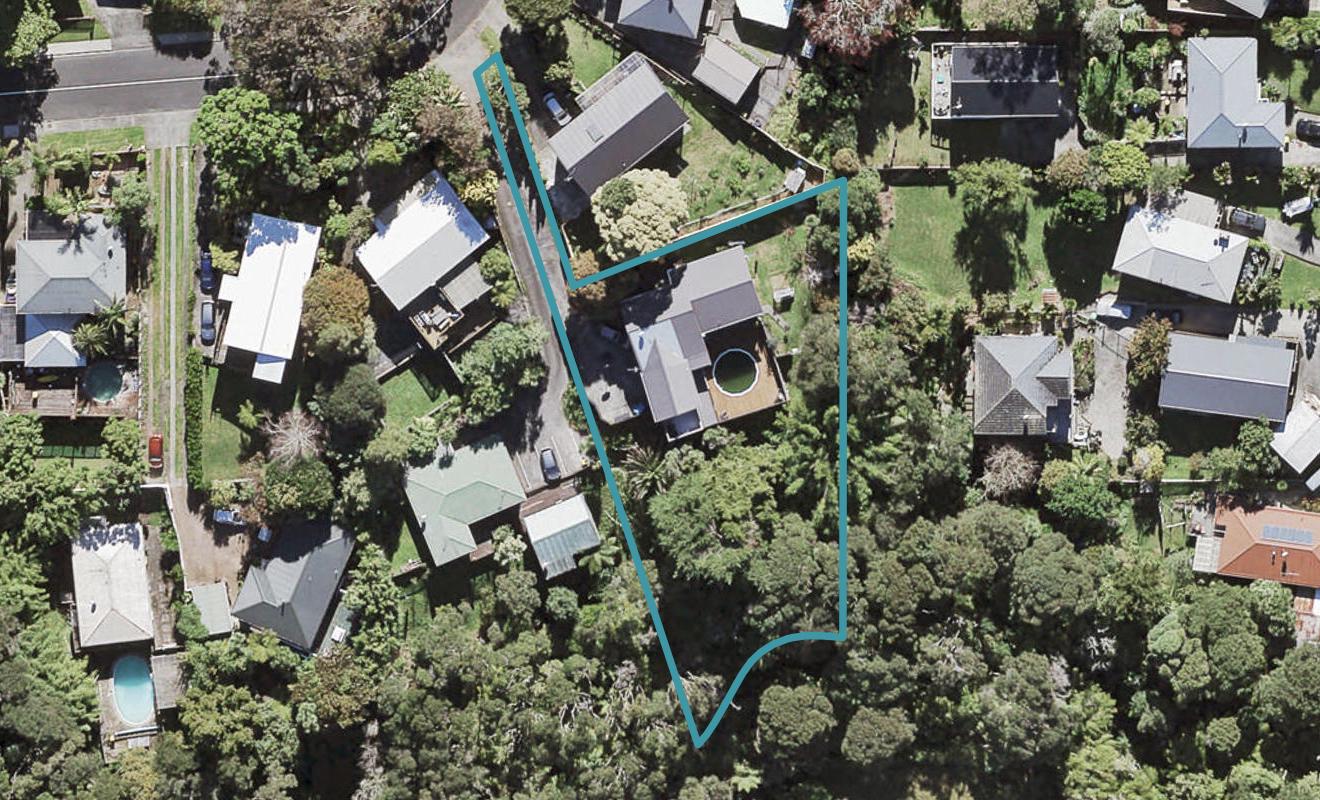 30 Lantana Road, Green Bay, Auckland - Carousel 1