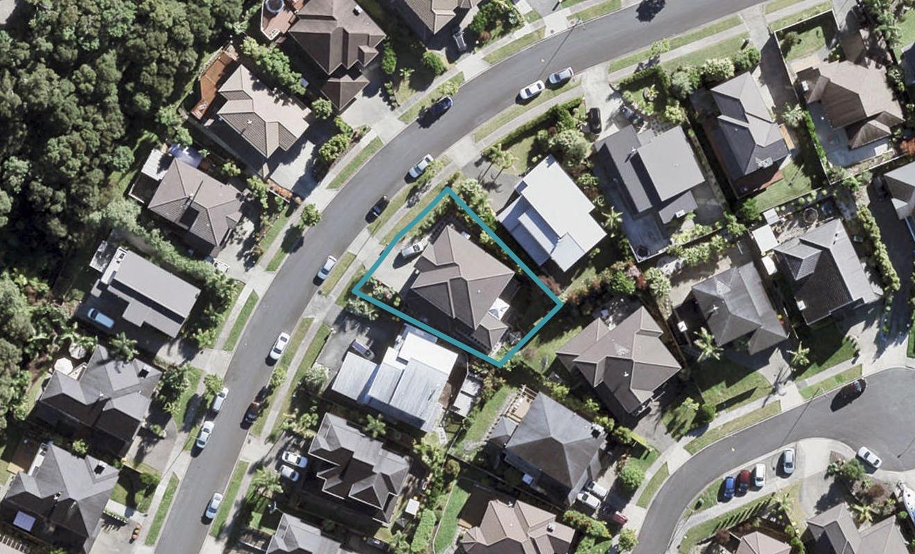 12 Springvale Drive, Fairview Heights, Auckland - Carousel 1