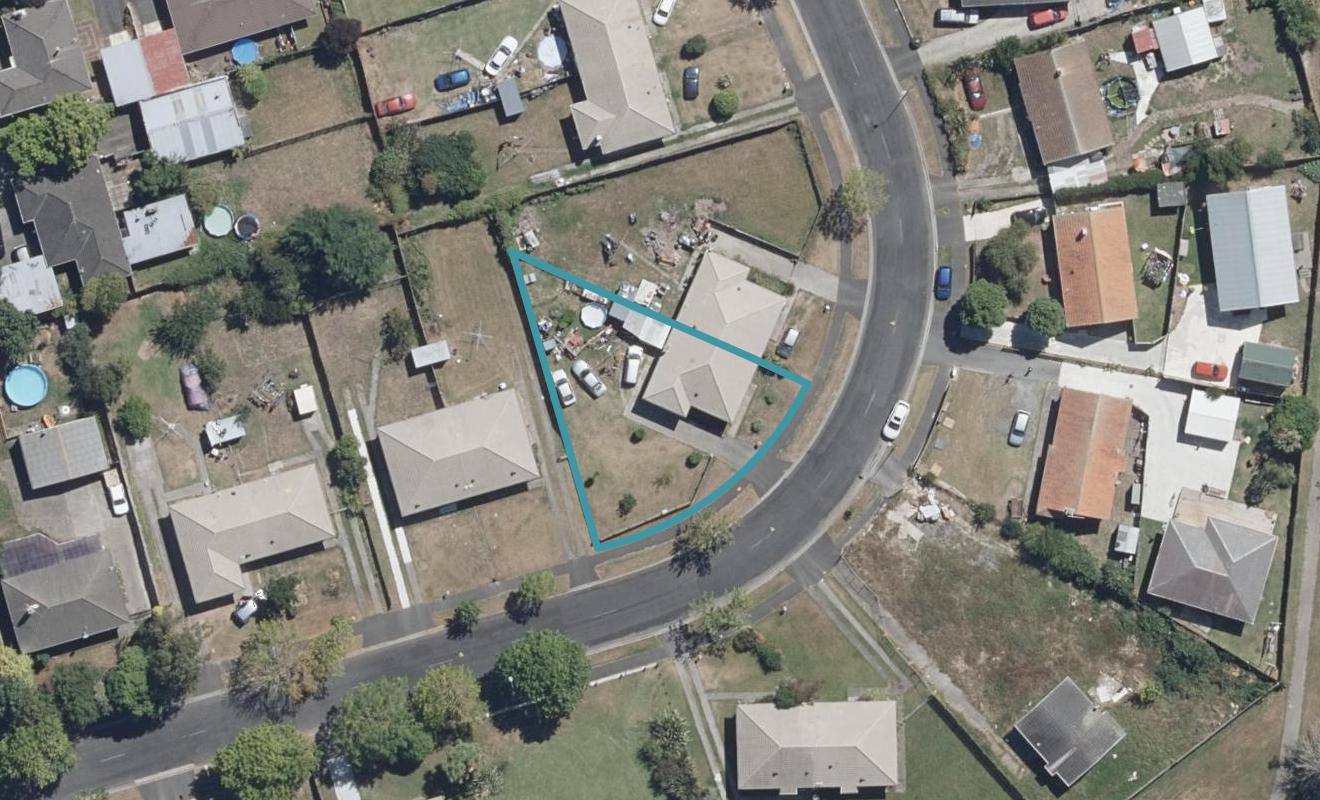 21 Sare Crescent, Fairfield, Hamilton - Carousel 1
