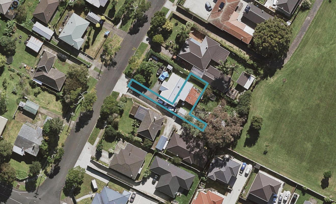 8C Calvert Avenue, Mangere East, Auckland - Carousel 1
