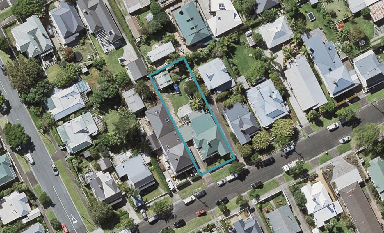12 Patuone Avenue, Devonport, Auckland - Carousel 1