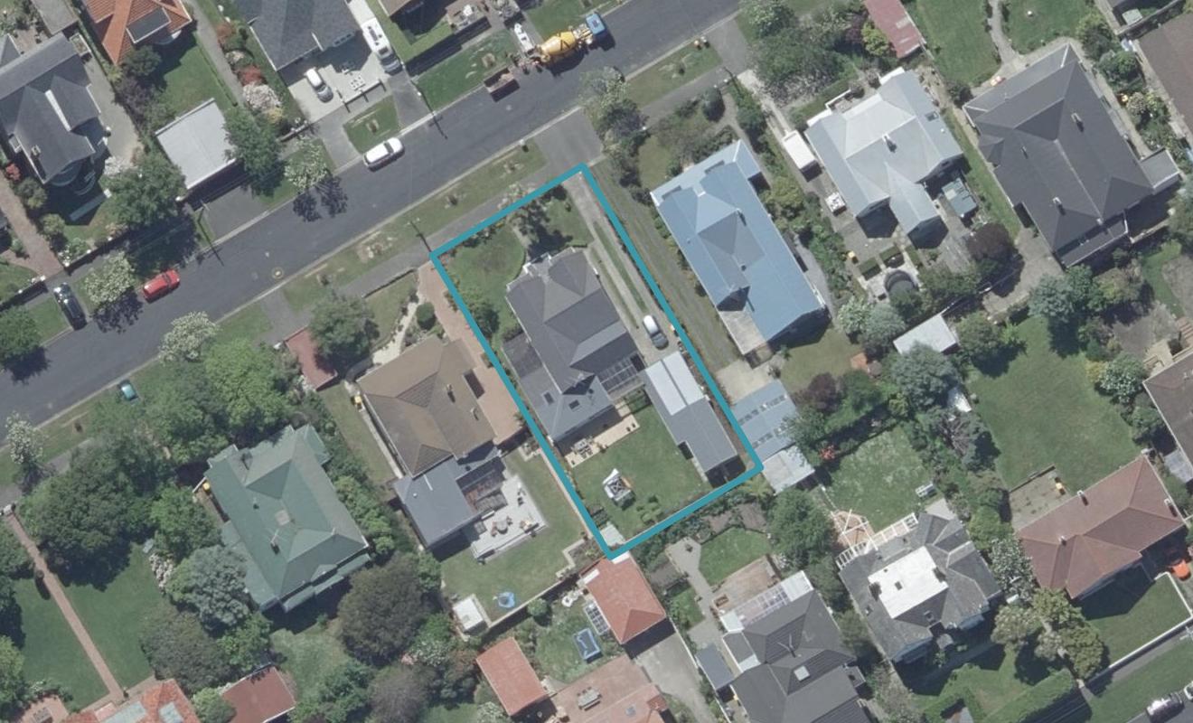 17 Sandringham Street, Saint Clair, Dunedin - Carousel 1