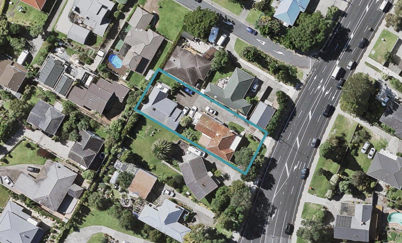 2/460 East Coast Road, Windsor Park, Auckland - Carousel 1