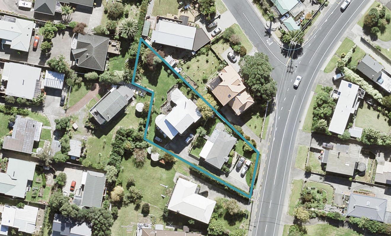 1030B Whangaparaoa Road, Matakatia, Whangaparaoa - Carousel 1
