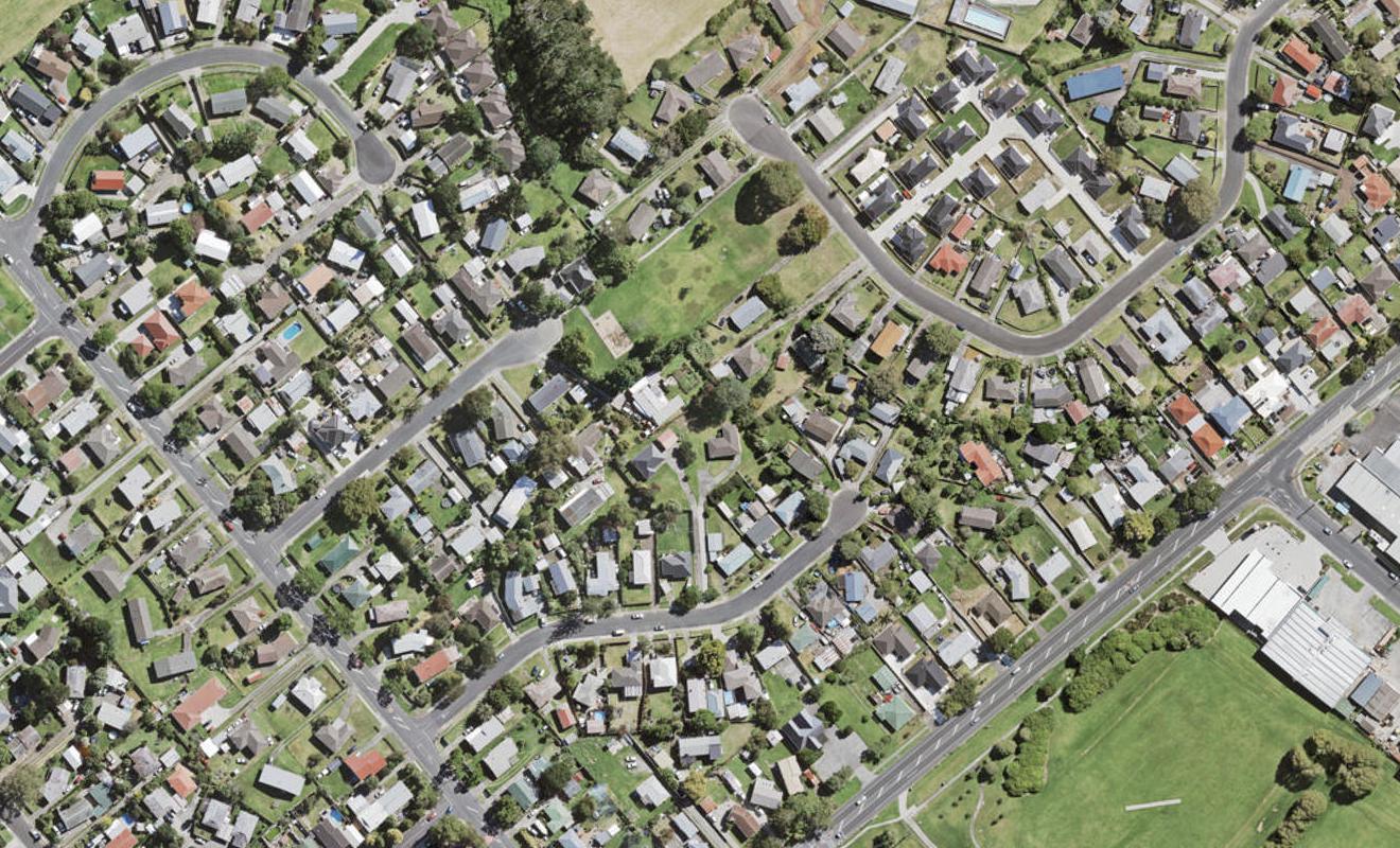 20E Lendic Avenue, Henderson, Auckland - Carousel 1