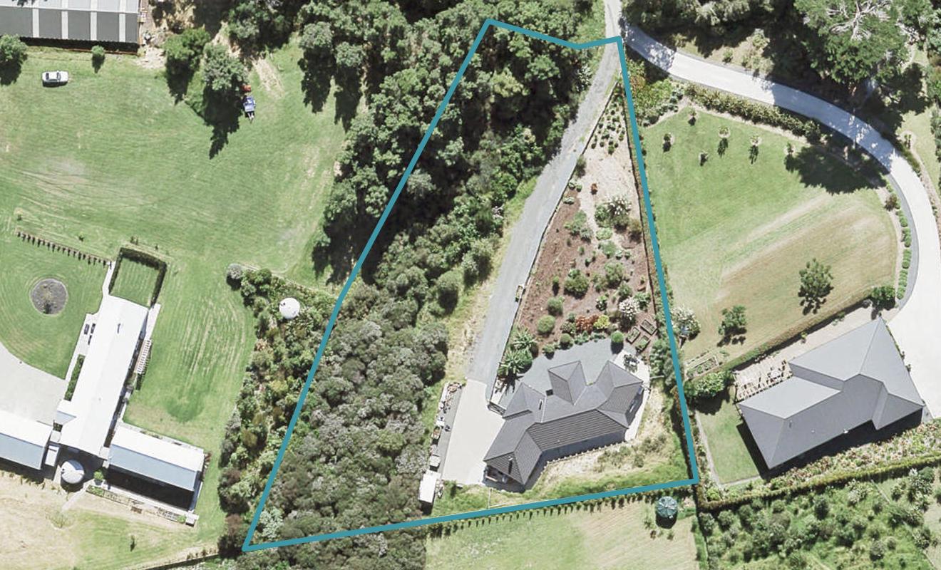 33 Hobbs Road, Matakatia, Whangaparaoa - Carousel 1