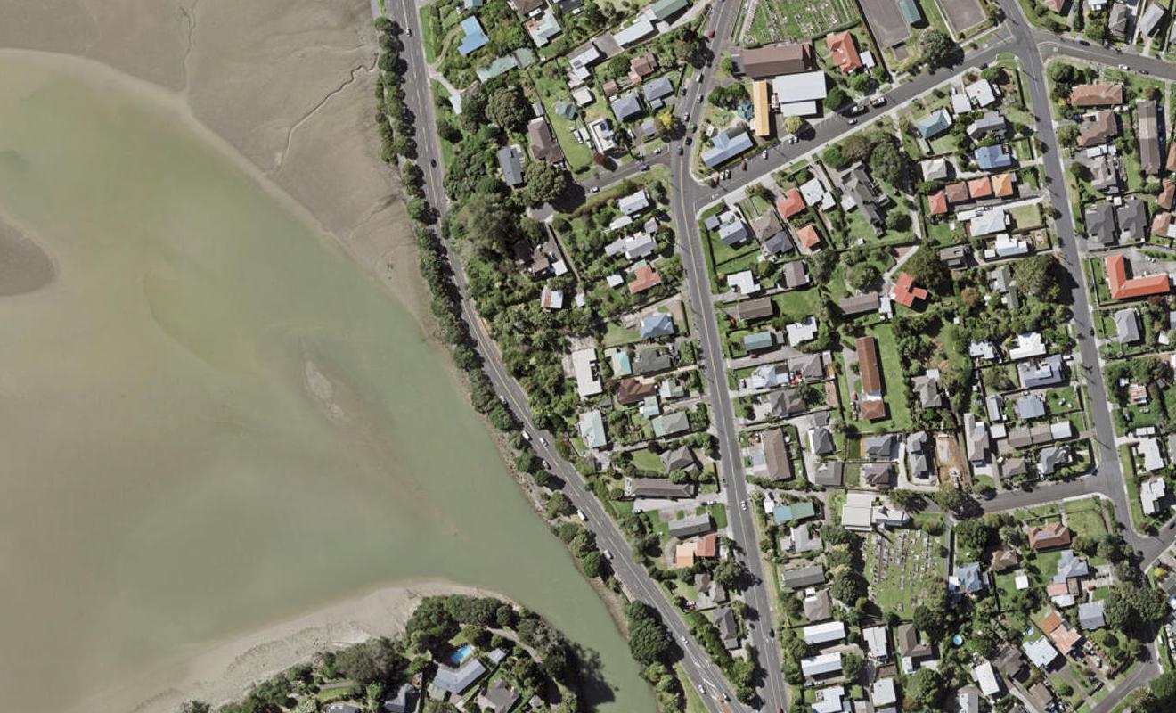 2/22 Church Crescent, Panmure, Auckland - Carousel 1