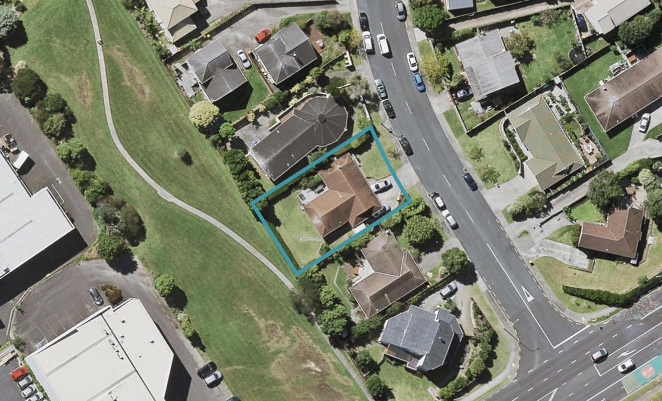 6 Centorian Drive, Windsor Park, Auckland - Carousel 1