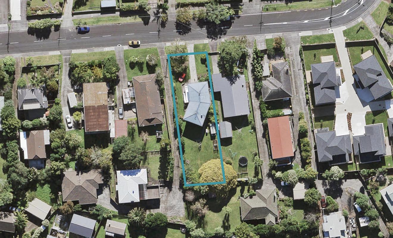 53 Tirimoana Road, Te Atatu South, Auckland - Carousel 1