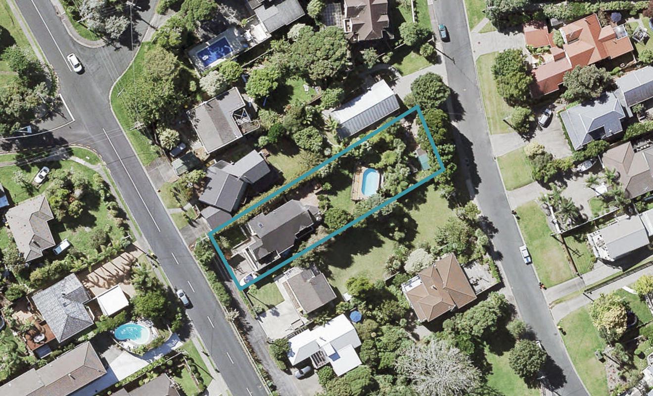 45 Lyons Avenue, Murrays Bay, Auckland - Carousel 1