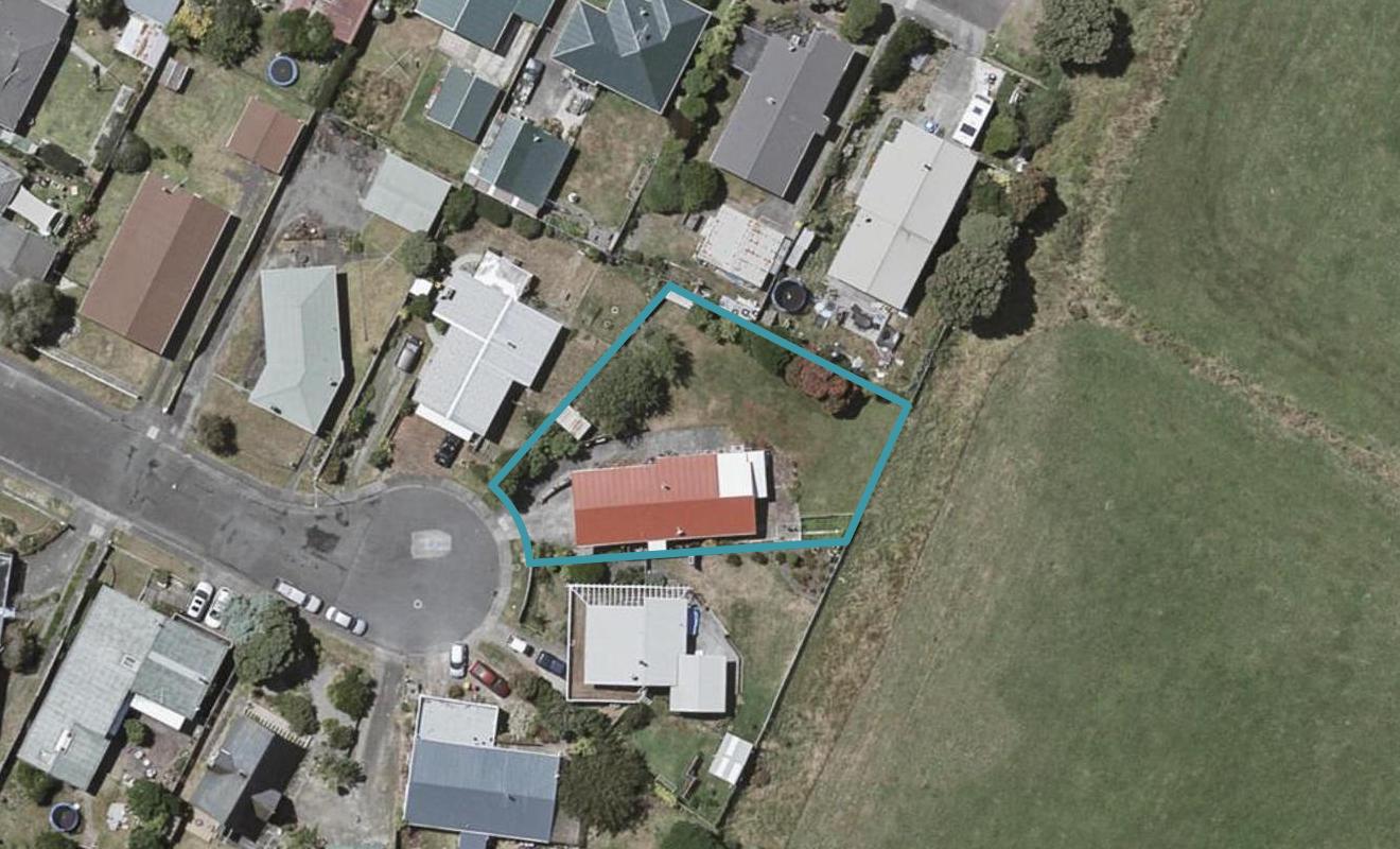 10 O'Rourke Place, Otaki Beach, Otaki - Carousel 1