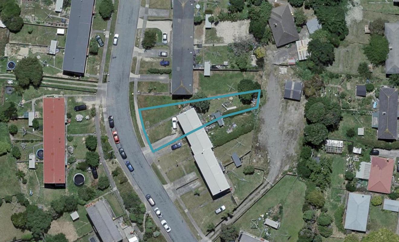 31 Roberts Street, Tawa, Wellington - Carousel 1