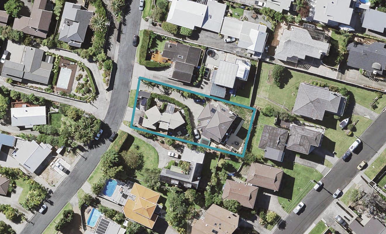 2/19 Heathcote Road, Castor Bay, Auckland - Carousel 1