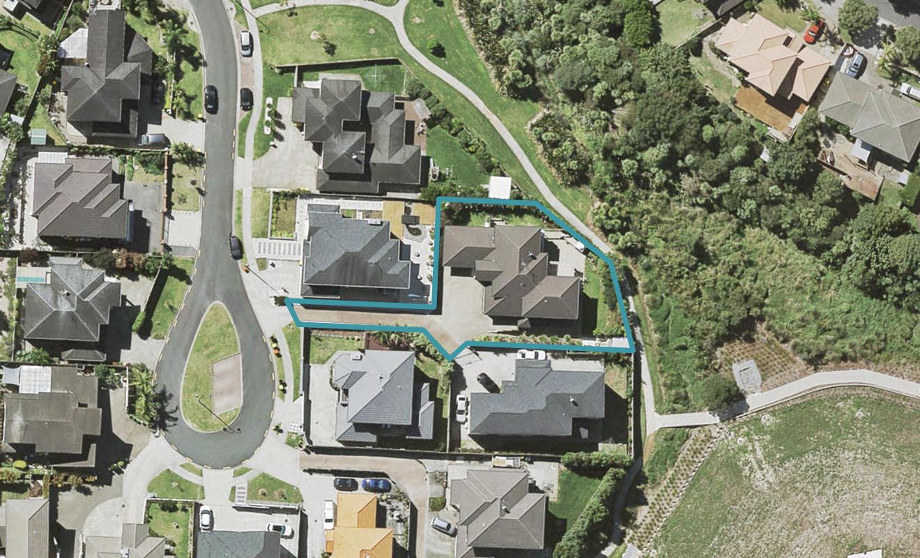 16 Lismore Way, Oteha, Auckland - Carousel 1