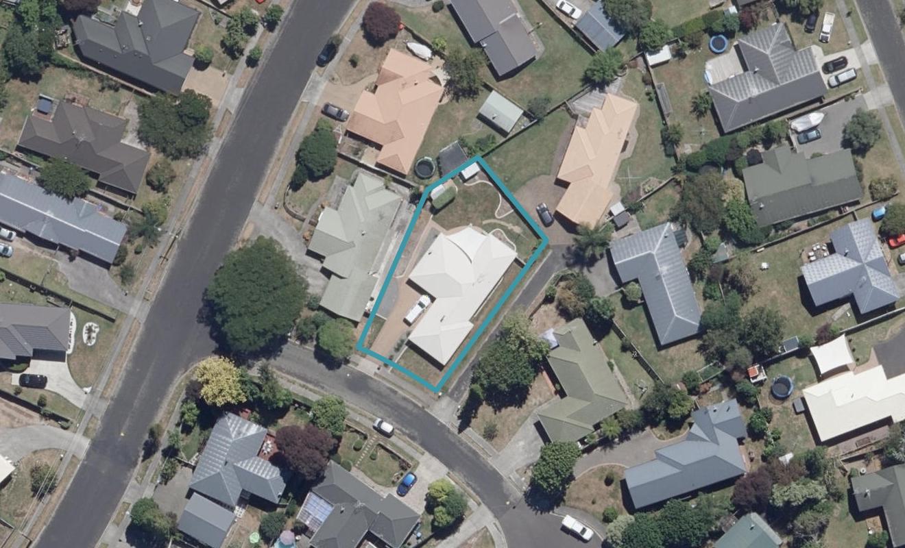 3 Plymouth Place, Fairview Downs, Hamilton - Carousel 1