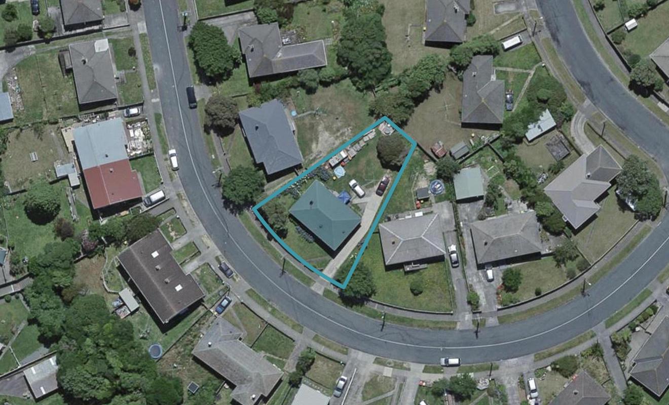 27 Davidson Crescent, Tawa, Wellington - Carousel 1