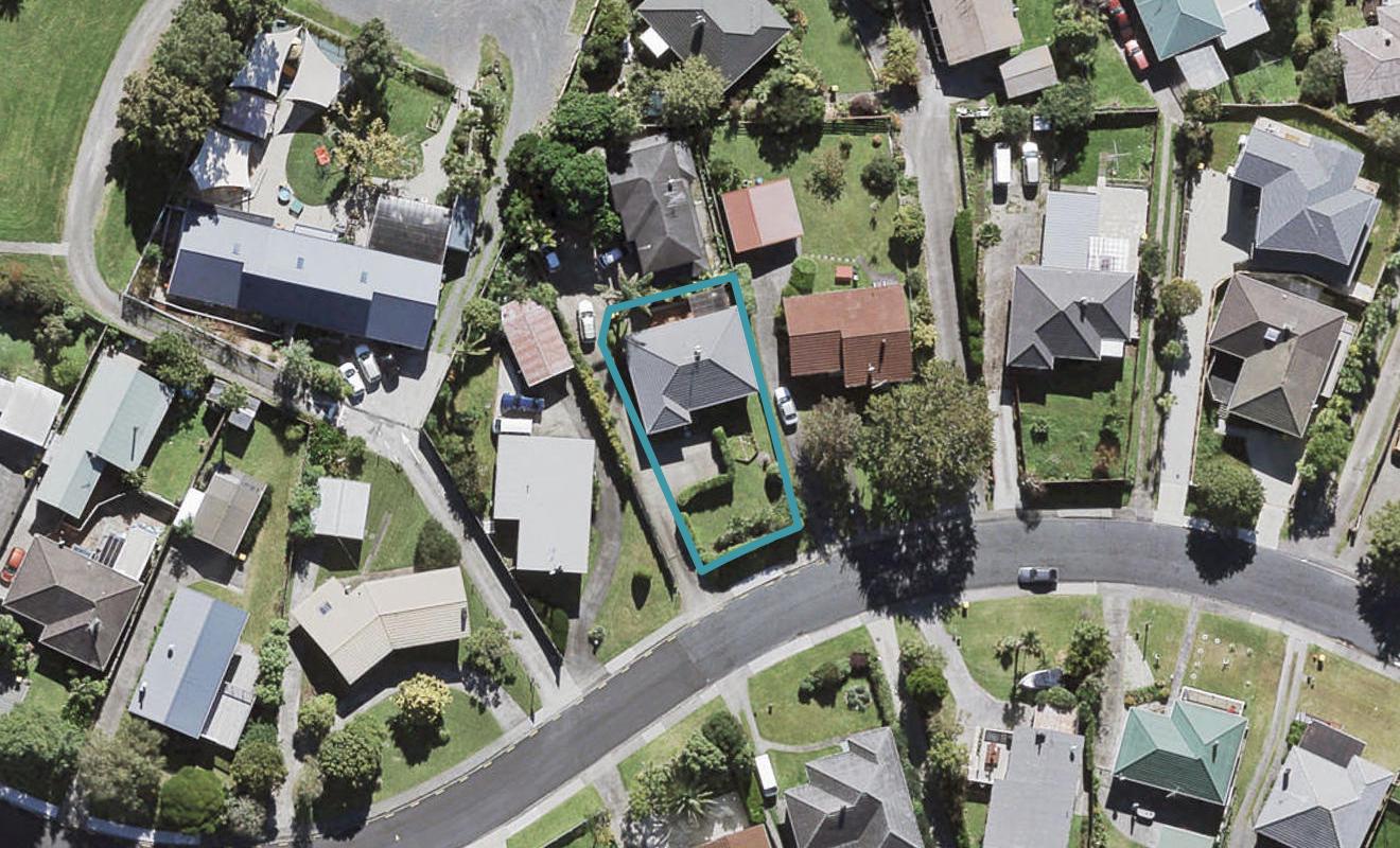 70 Divich Avenue, Te Atatu South, Auckland - Carousel 1
