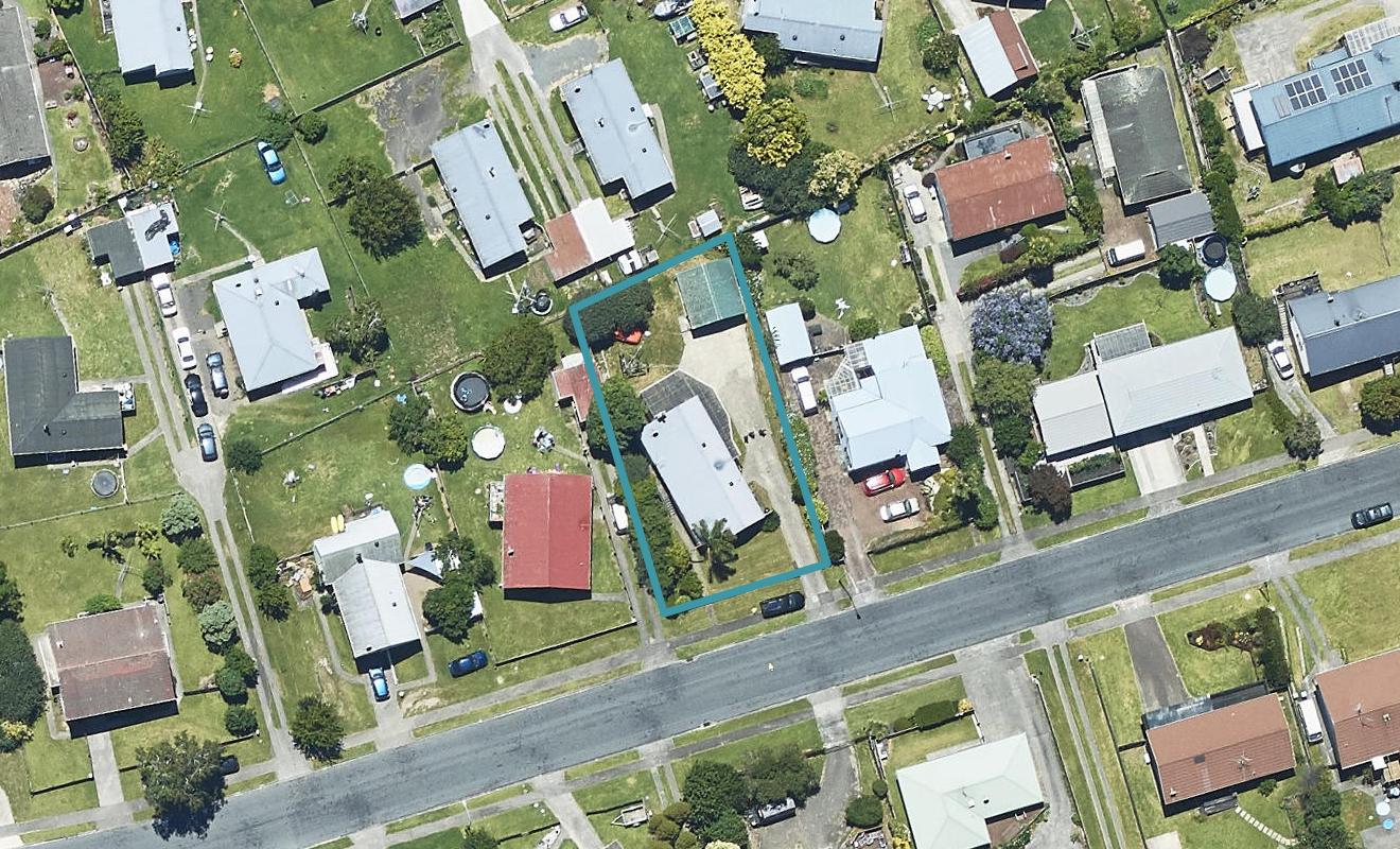 12 Corinna Street, Welcome Bay, Tauranga - Carousel 1