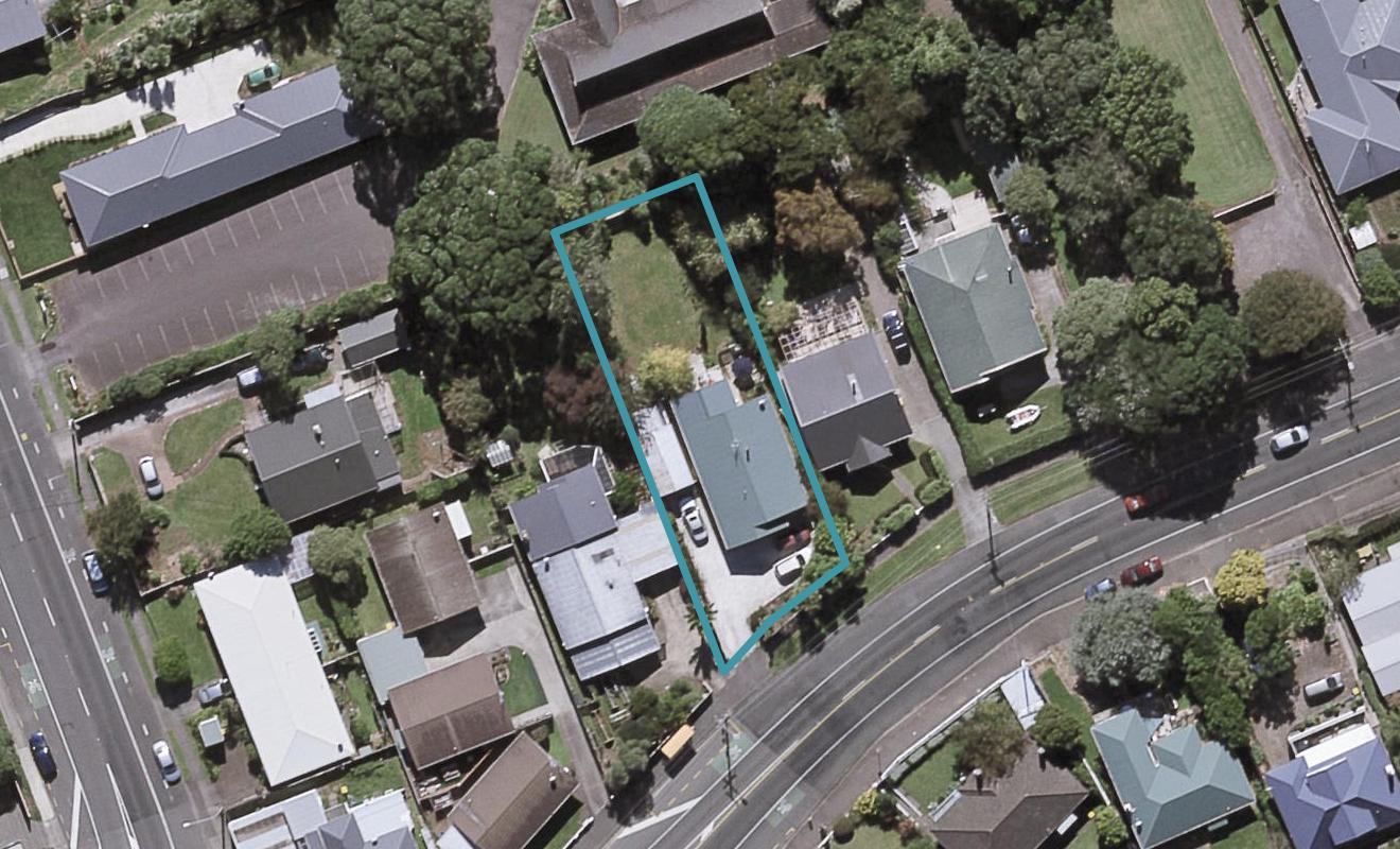 194 Tukapa Street, Westown, New Plymouth - Carousel 1