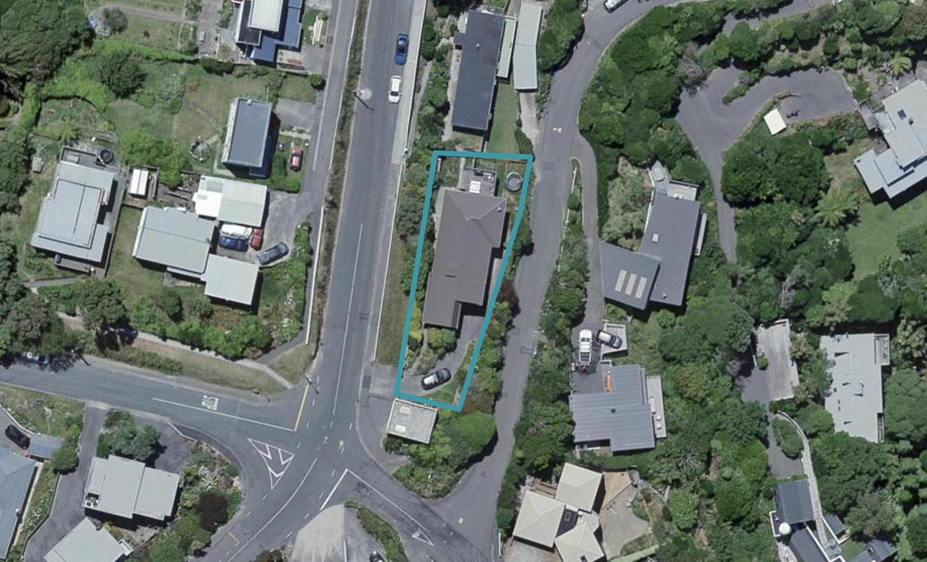 126 Nevay Road, Karaka Bays, Wellington - Carousel 1