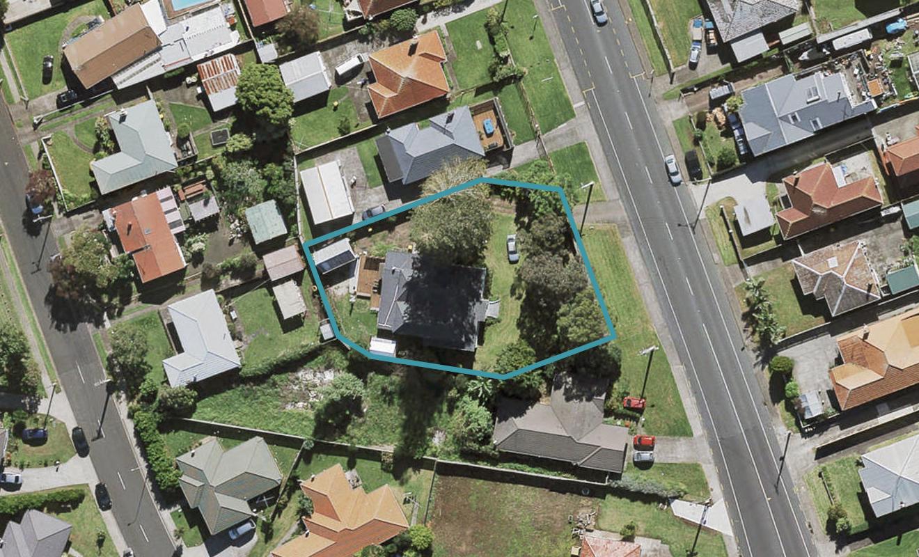 128 Coronation Road, Mangere Bridge, Auckland - Carousel 1