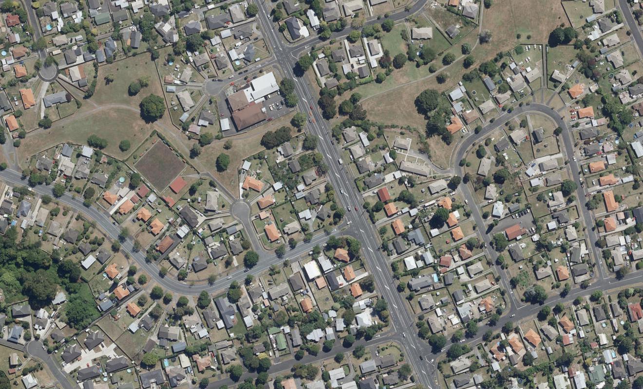 1079 Heaphy Terrace, Fairfield, Hamilton - Carousel 1