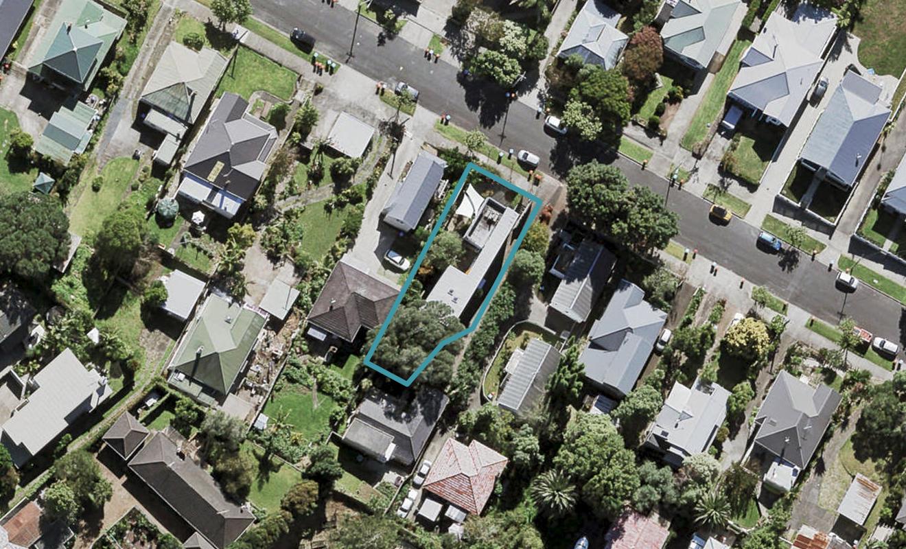 24A Springfield Road, Morningside, Auckland - Carousel 1
