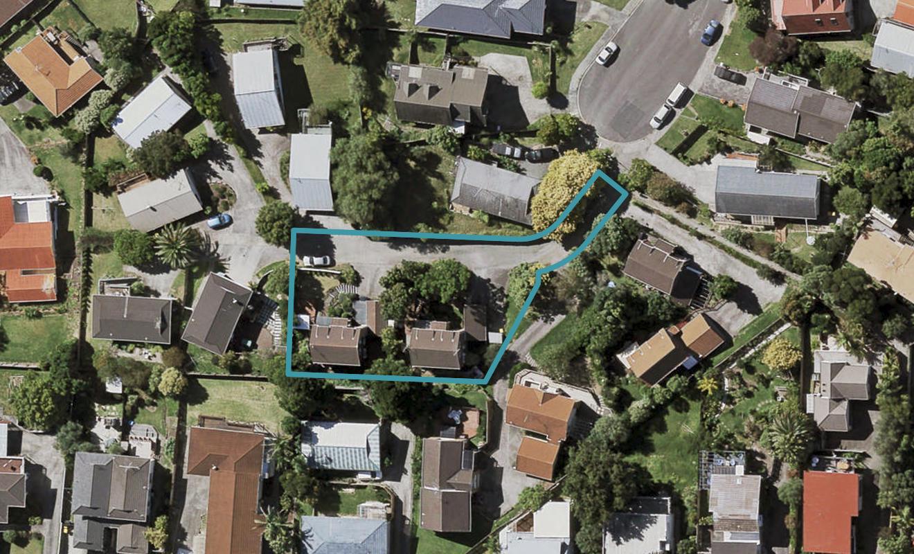 1/14 Helicon Place, Totara Vale, Auckland - Carousel 1