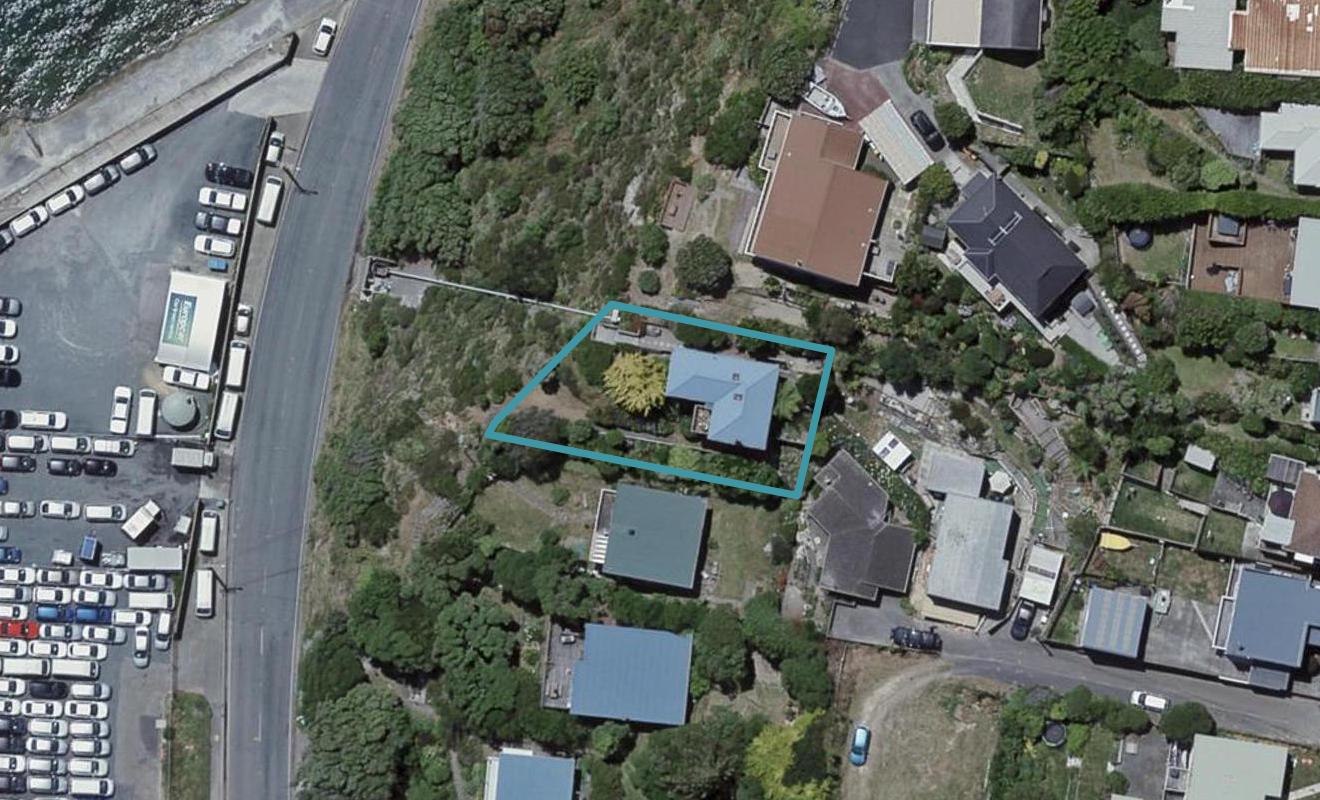 58 Shelly Bay Road, Maupuia, Wellington - Carousel 1