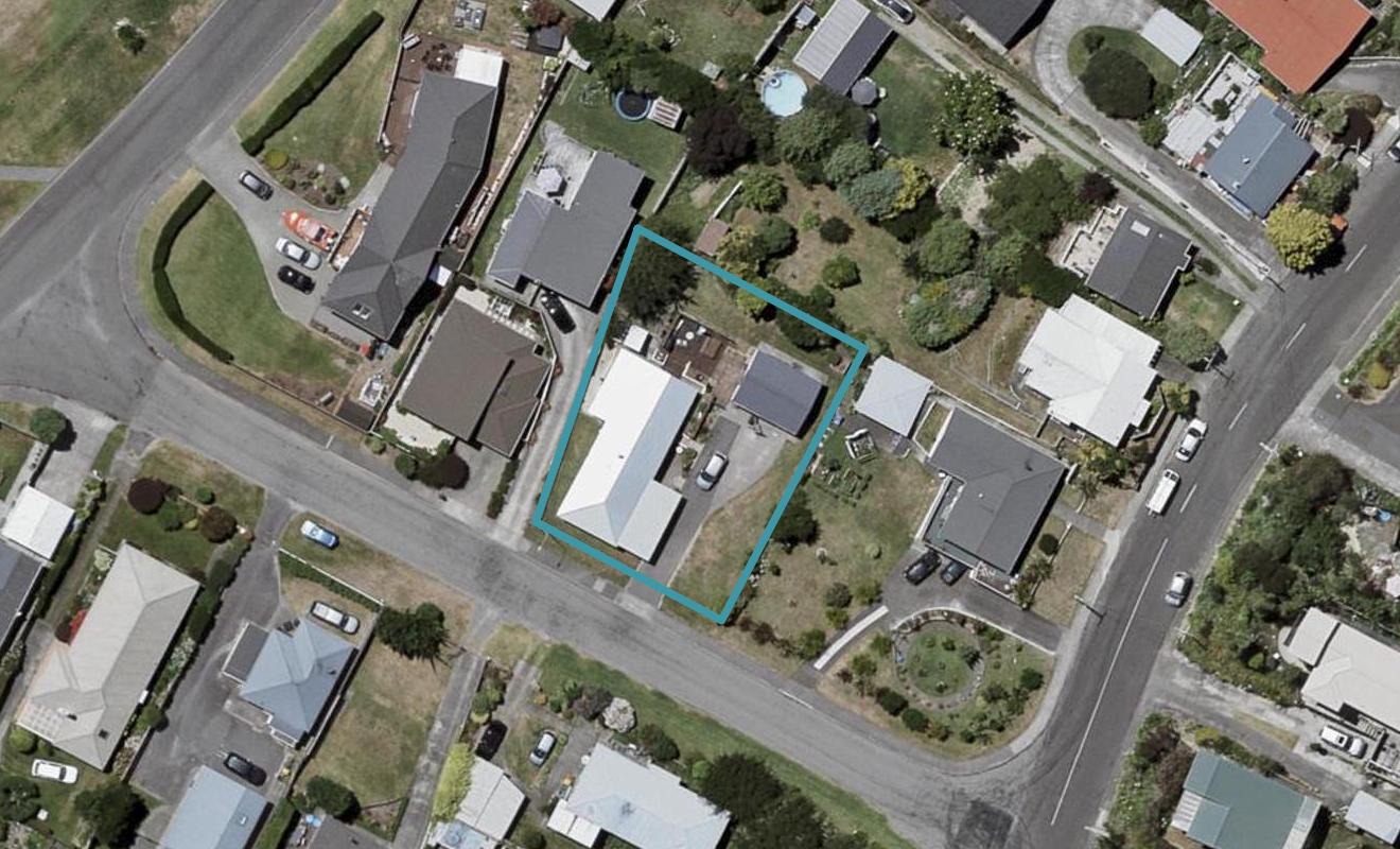 2 Huia Road, Raumati Beach, Paraparaumu - Carousel 1