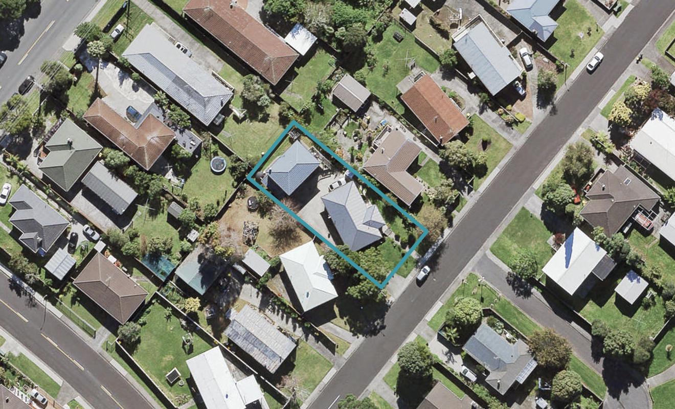 8 Patts Avenue, Glendene, Auckland - Carousel 1