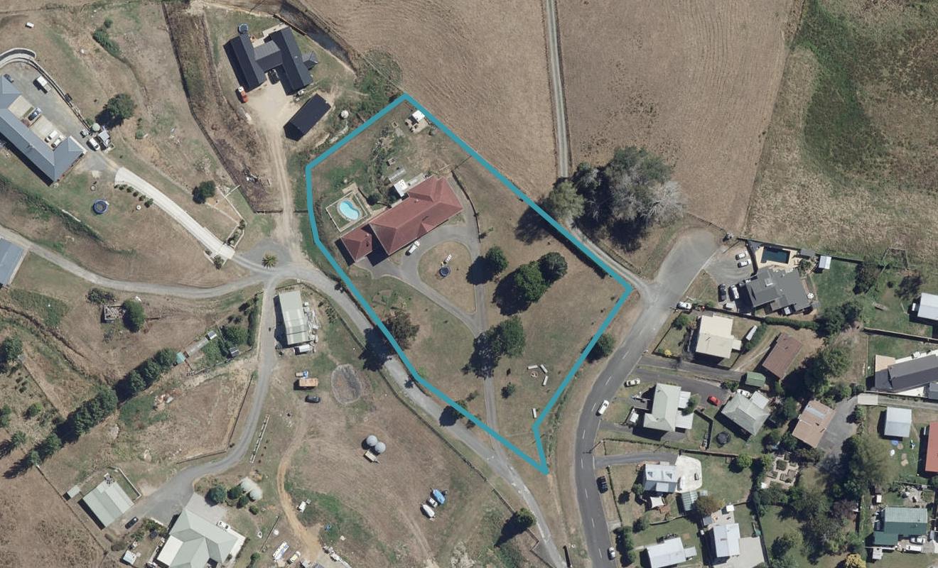 24 Deseret Road, Temple View, Hamilton - Carousel 1