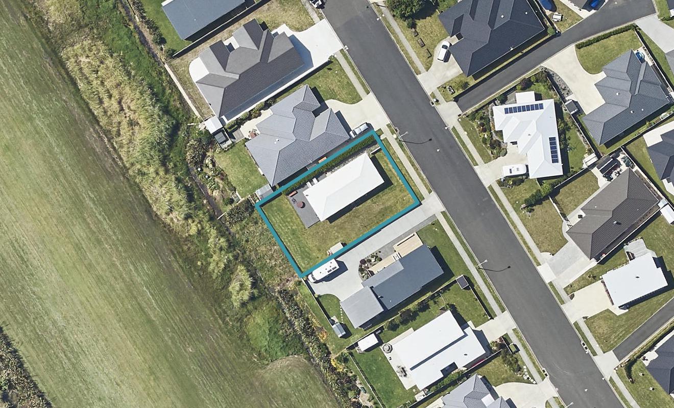 21 Reel Road, Athenree, Waihi Beach - Carousel 1