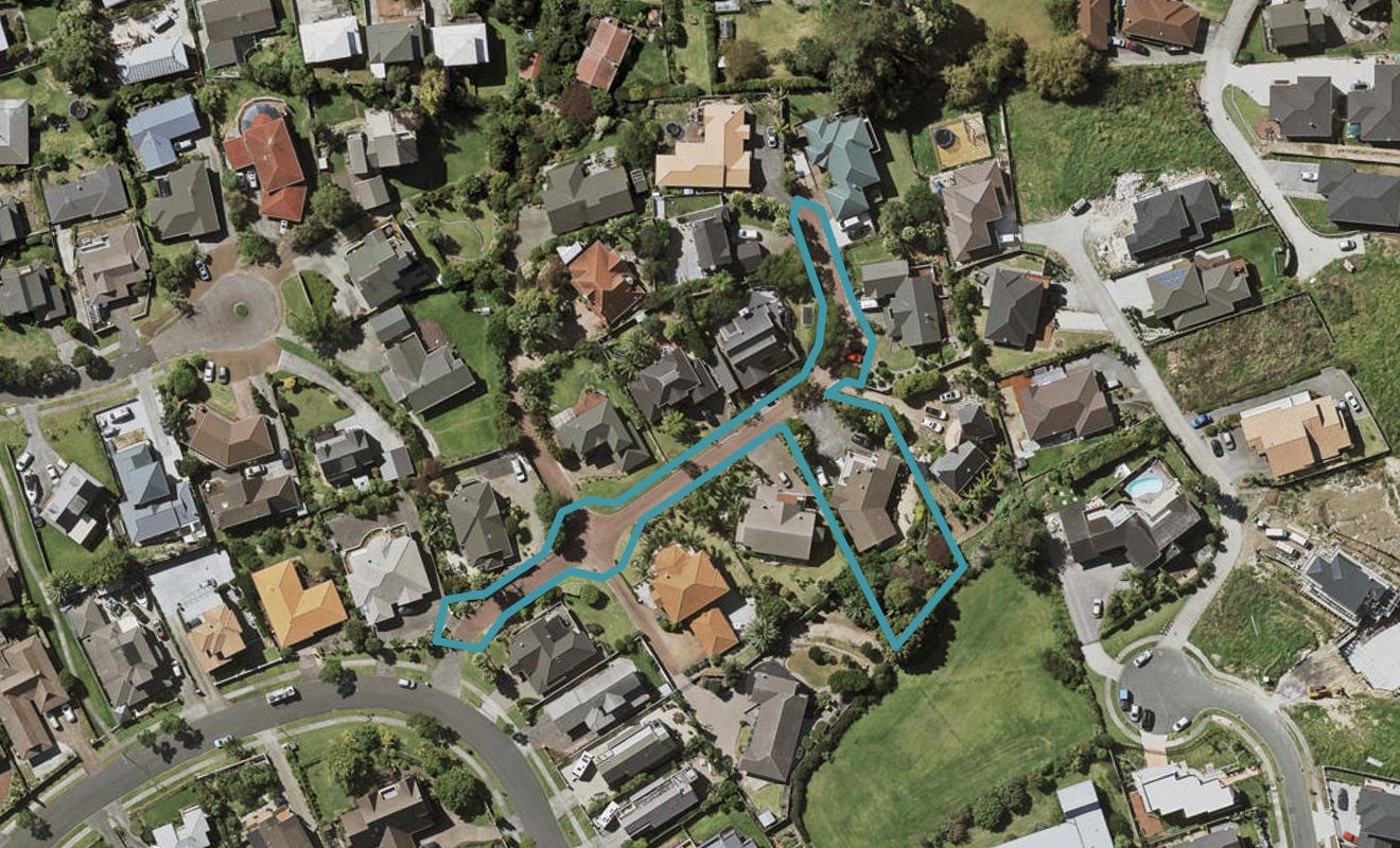 9 San Martin Place, Goodwood Heights, Auckland - Carousel 1