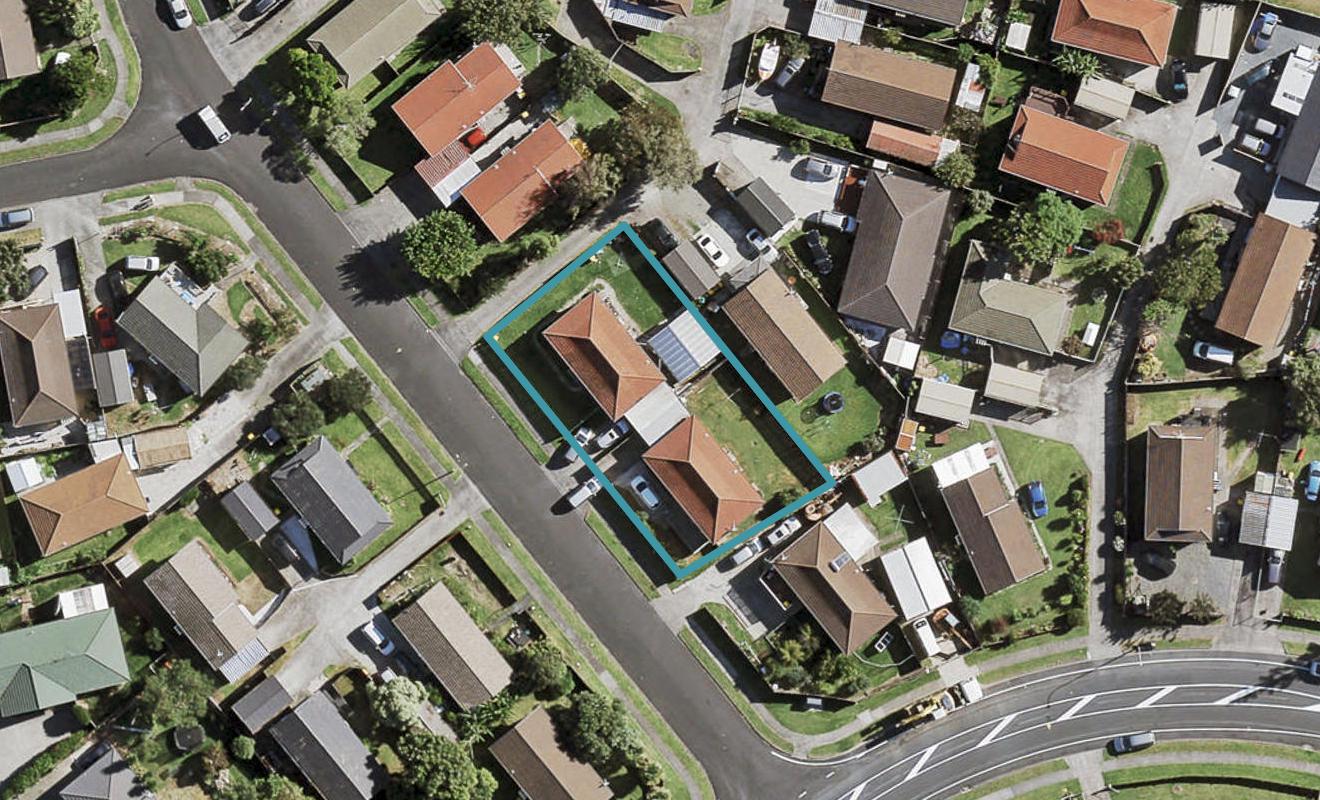 2/3 Silver Creek Road, Weymouth, Auckland - Carousel 1