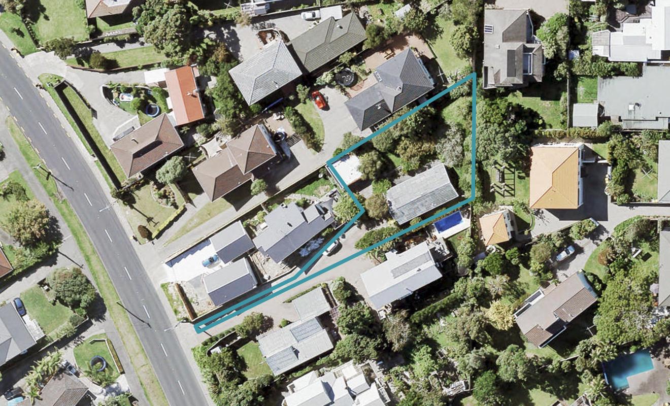 571A Beach Road, Murrays Bay, Auckland - Carousel 1