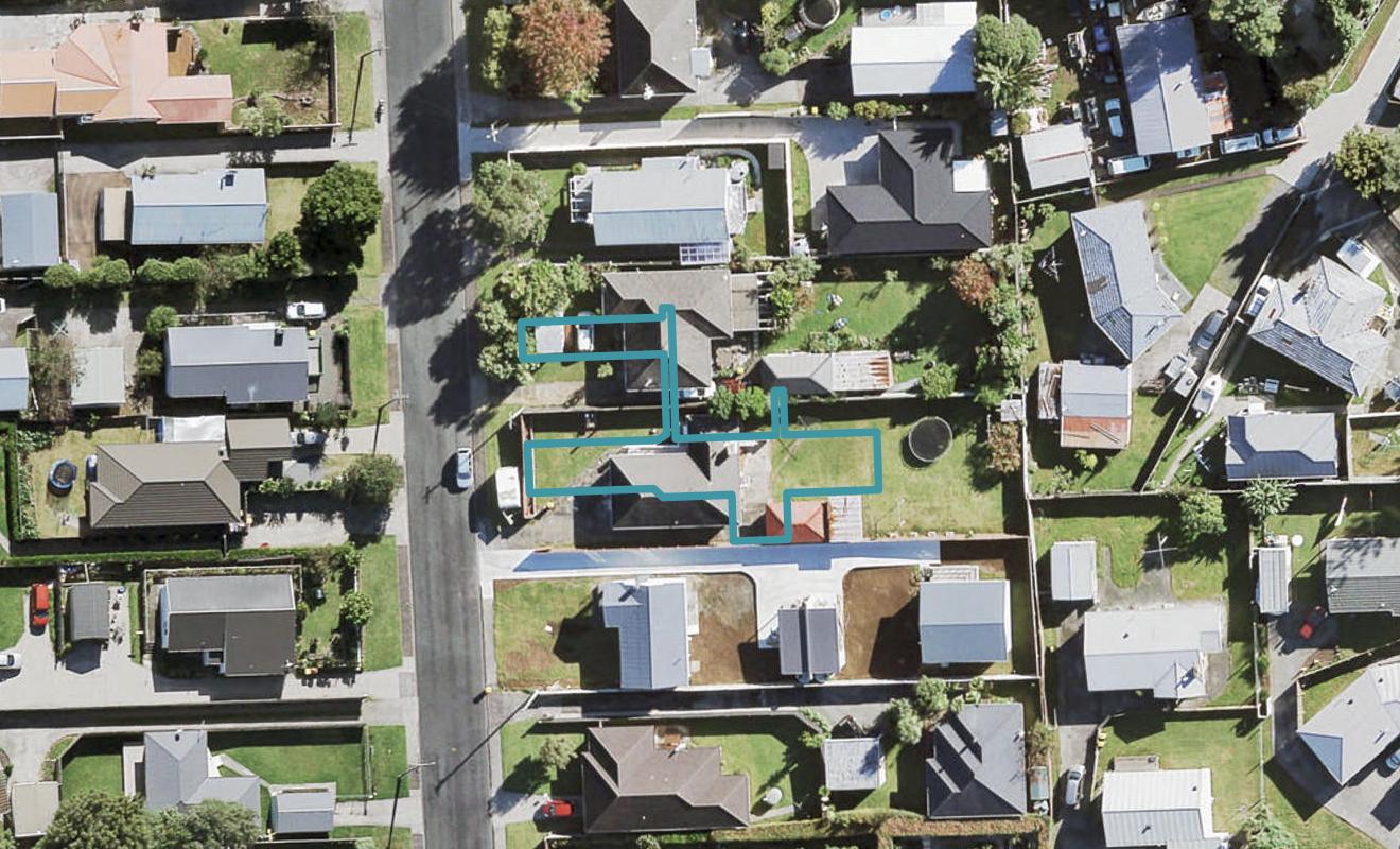 4/5 Hikurangi Street, Te Atatu Peninsula, Auckland - Carousel 1