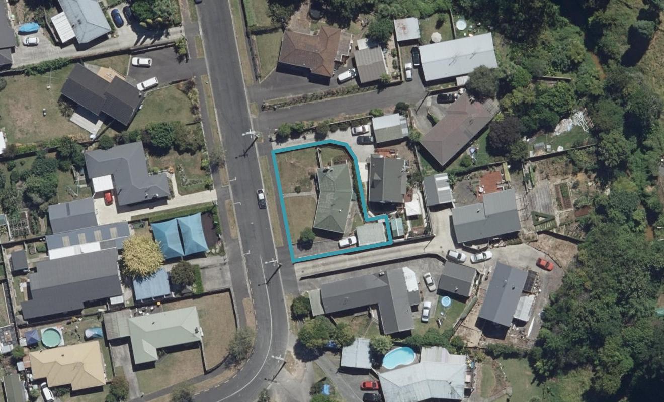 15 Anderson Road, Deanwell, Hamilton - Carousel 1