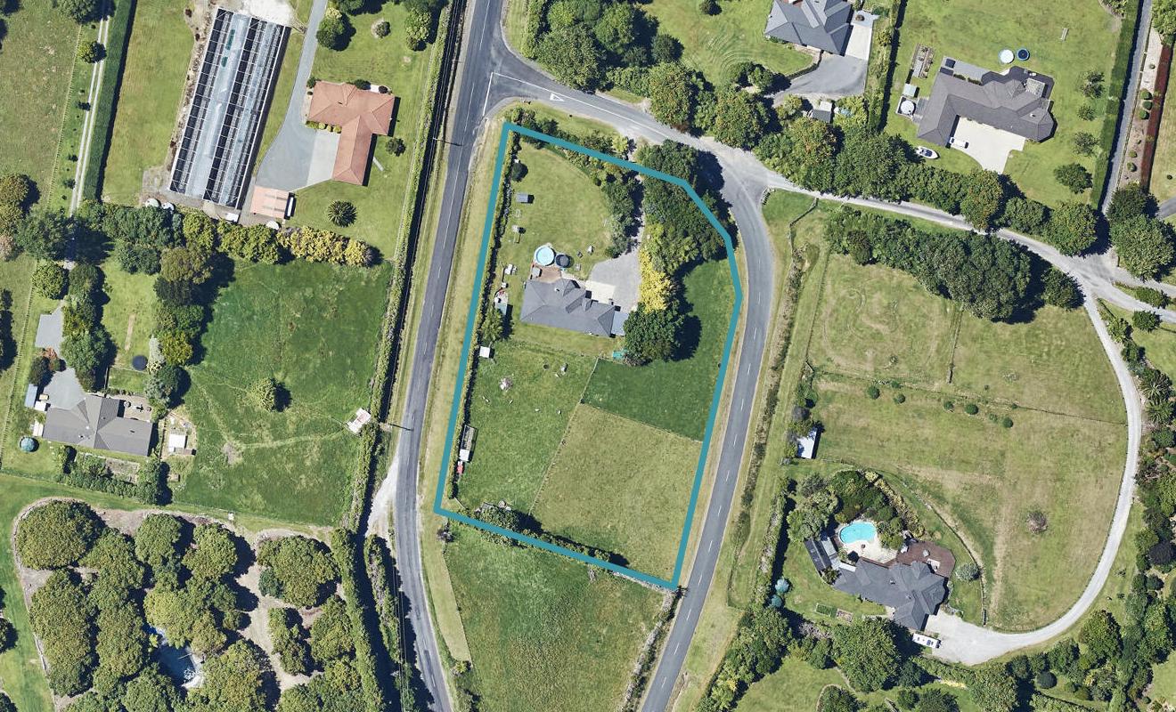 2 Walter Henry Drive, Omanawa, Tauranga - Carousel 1